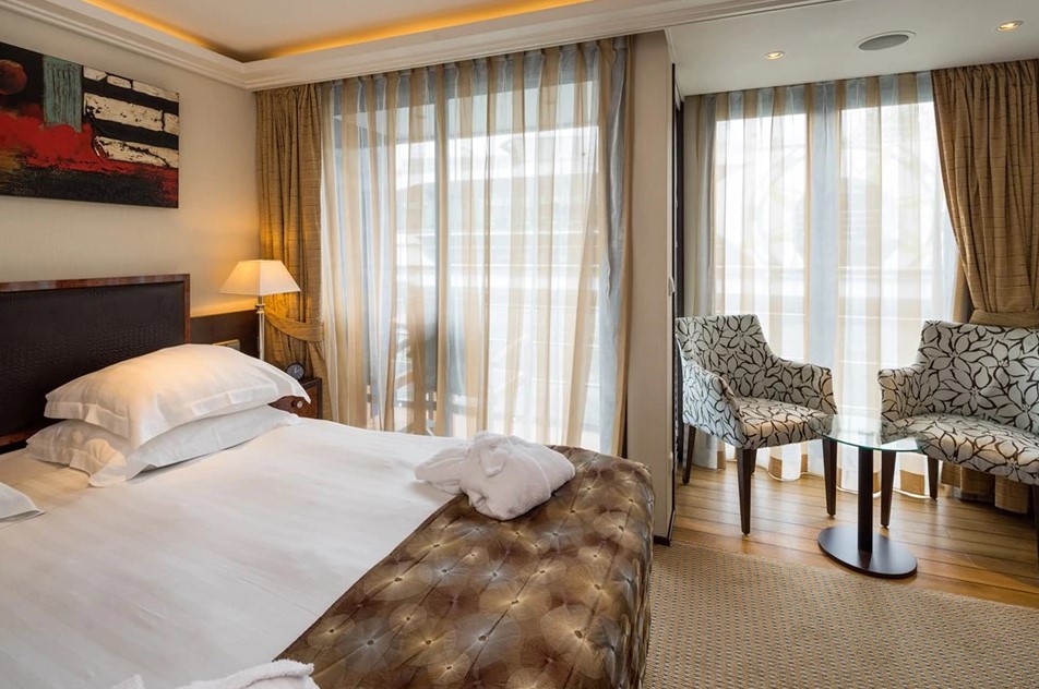 AmaWaterways River Cruises - AmaBella - CAT. BB Suite 1.jpg
